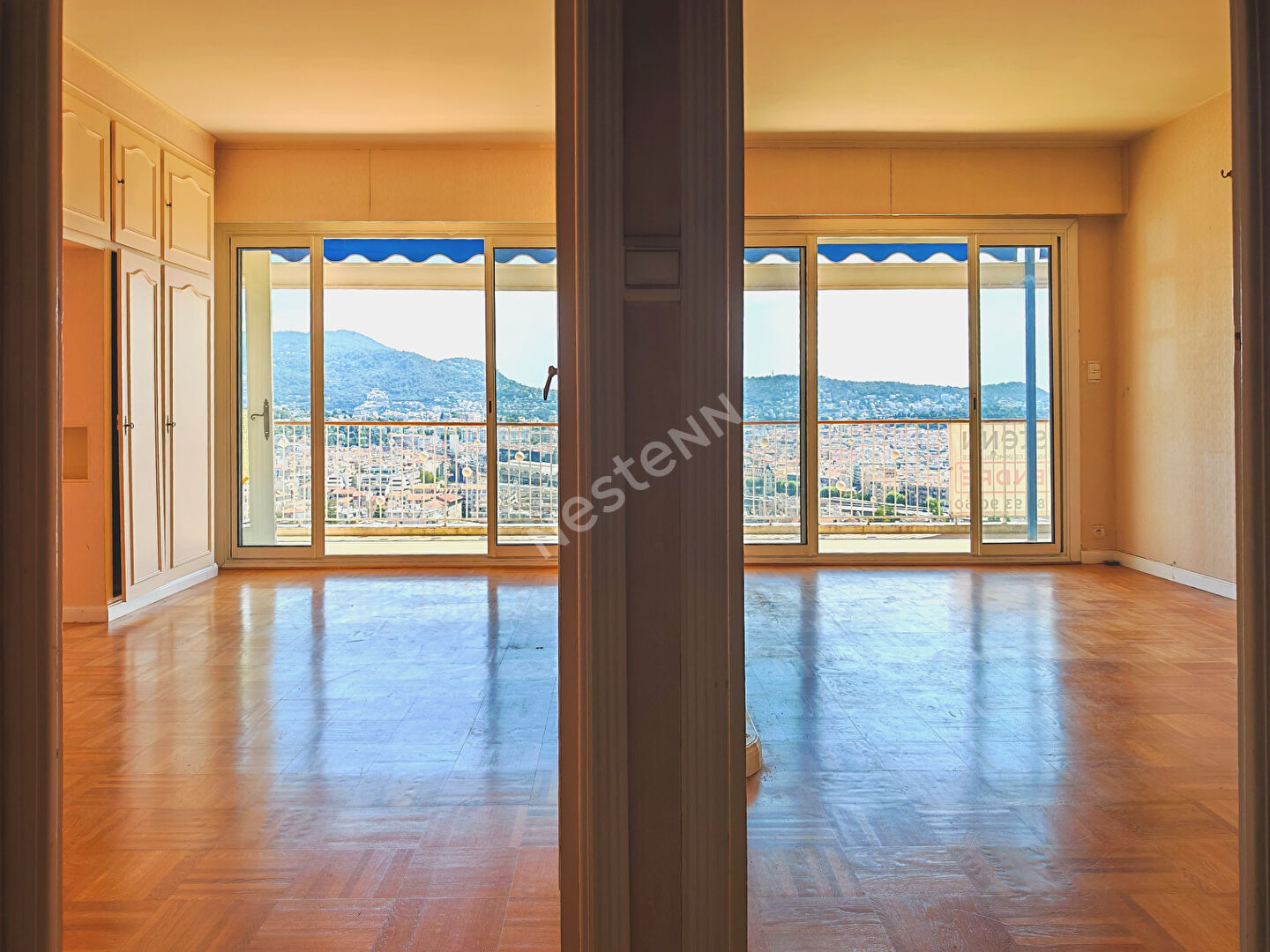 T3 Vue panoramique Baie des Anges, terrasse, garage, Fleurs Tzarewitch