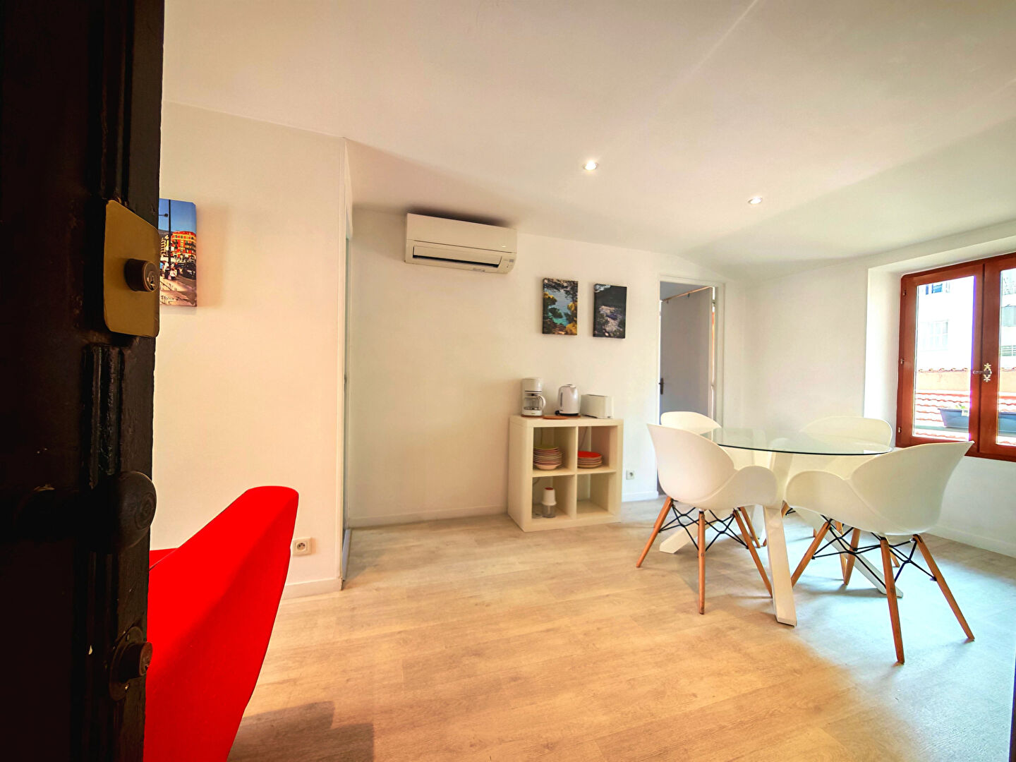 Photo NICE OUEST - AV. CALIFORNIE MAGNAN: Charmant 3 Pièces 40m² - Dernier Étage SANS CHARGES image 3/6