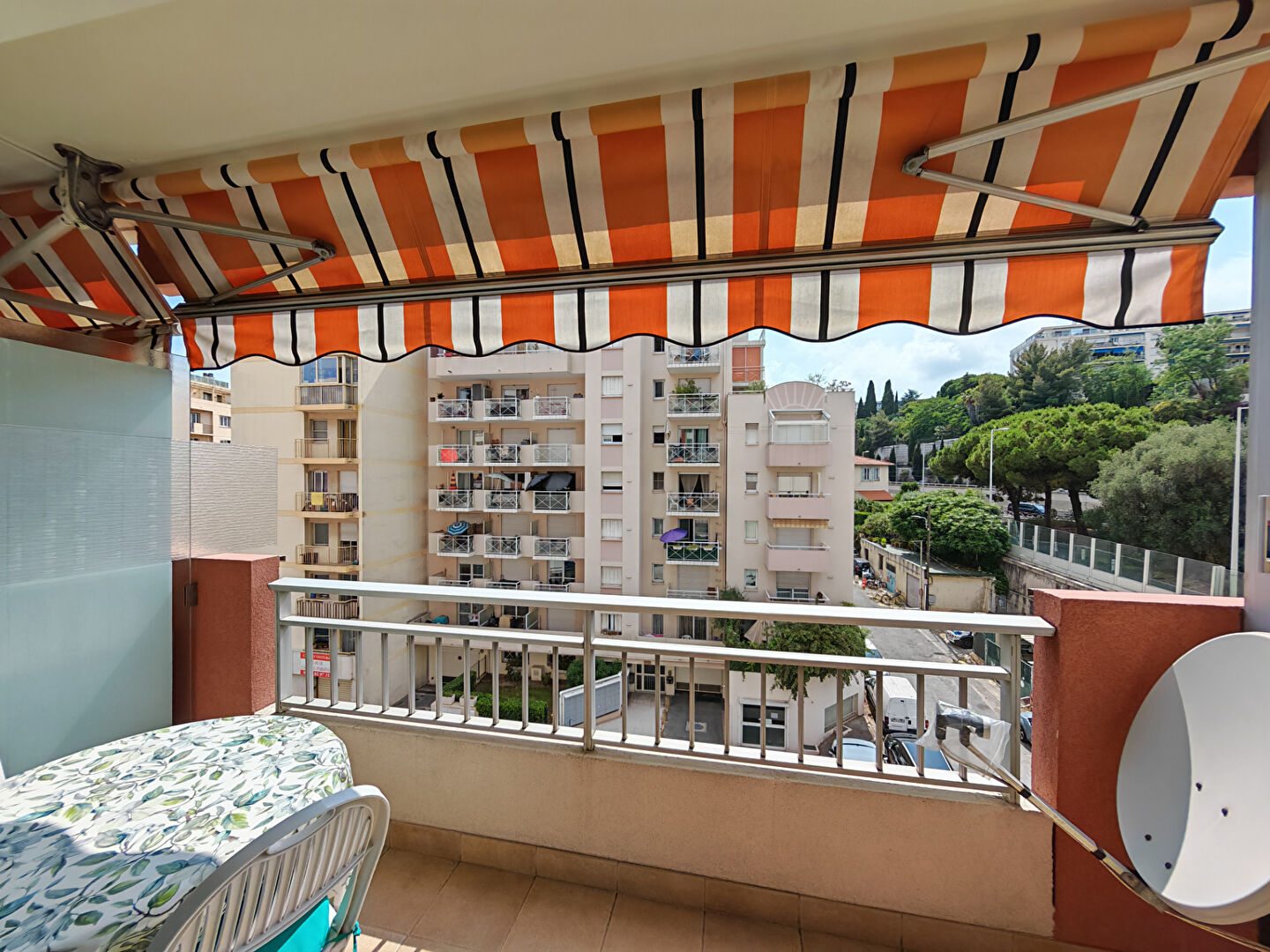 Photo Nice Californie/Lenval - 2 pièces traversant de 57m² en étage élevé avec terrasse, garage et cave image 4/6