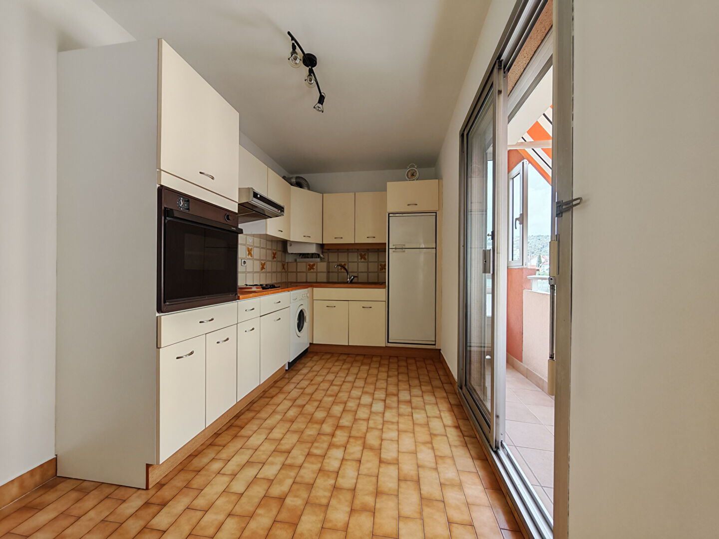 Photo Nice Californie/Lenval - 2 pièces traversant de 57m² en étage élevé avec terrasse, garage et cave image 5/6