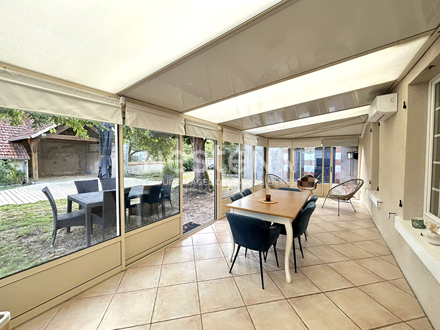 Photo LONGÈRE SANS TRAVAUX 3 CHAMBRES TERRAIN DÉPENDANCES PLEIN CENTRE DE CHABRIS (INDRE 36) image 4/6