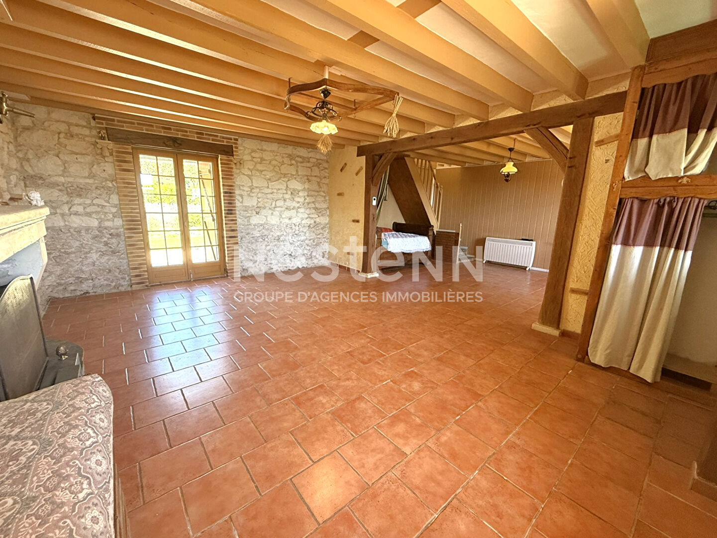 LONGERE 3 CHAMBRES AVEC TERRAIN ET DÉPENDANCES EN CAMPAGNE (INDRE 36)