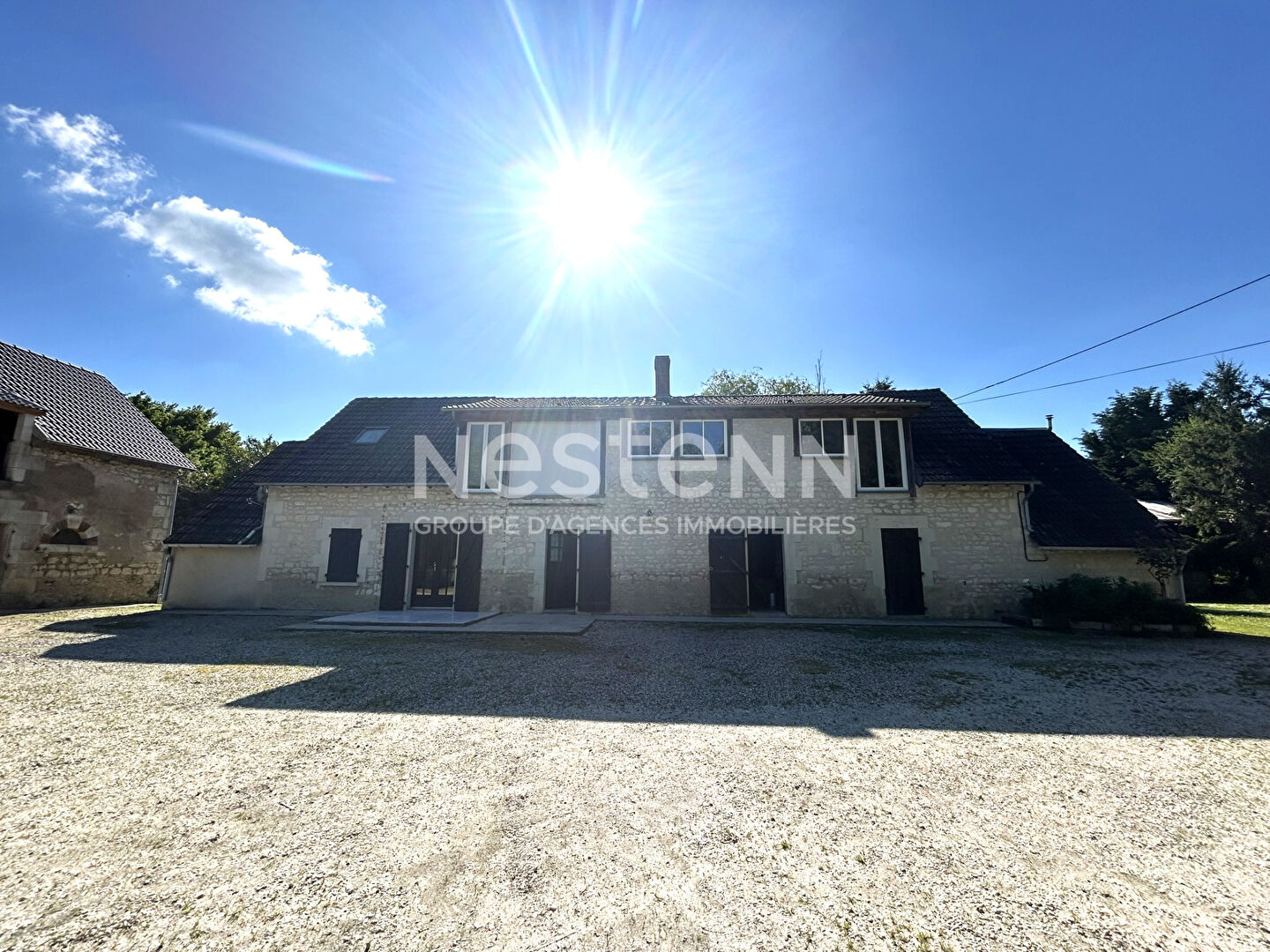 Photo Ancien corps de ferme avec plus d'1hectare de terrain et dépendances HEUGNES (INDRE 36) image 2/6