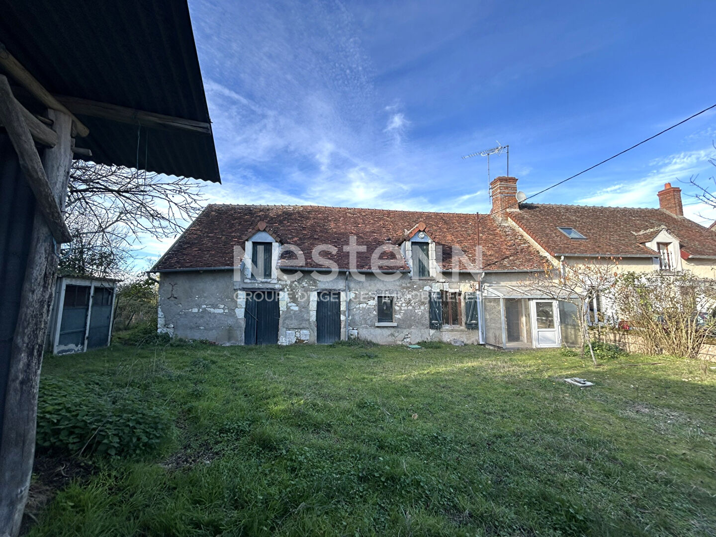 LONGERE DE PLAIN-PIED ENVIRONNEMENT CALME AVEC TRAVAUX À LYE (INDRE 36)