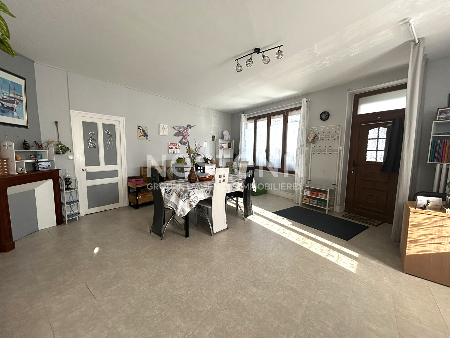 MAISON DE 145m²  AVEC 4 BELLES CHAMBRES PROCHE COMMERCES AU COEUR DE CHABRIS (INDRE 36)