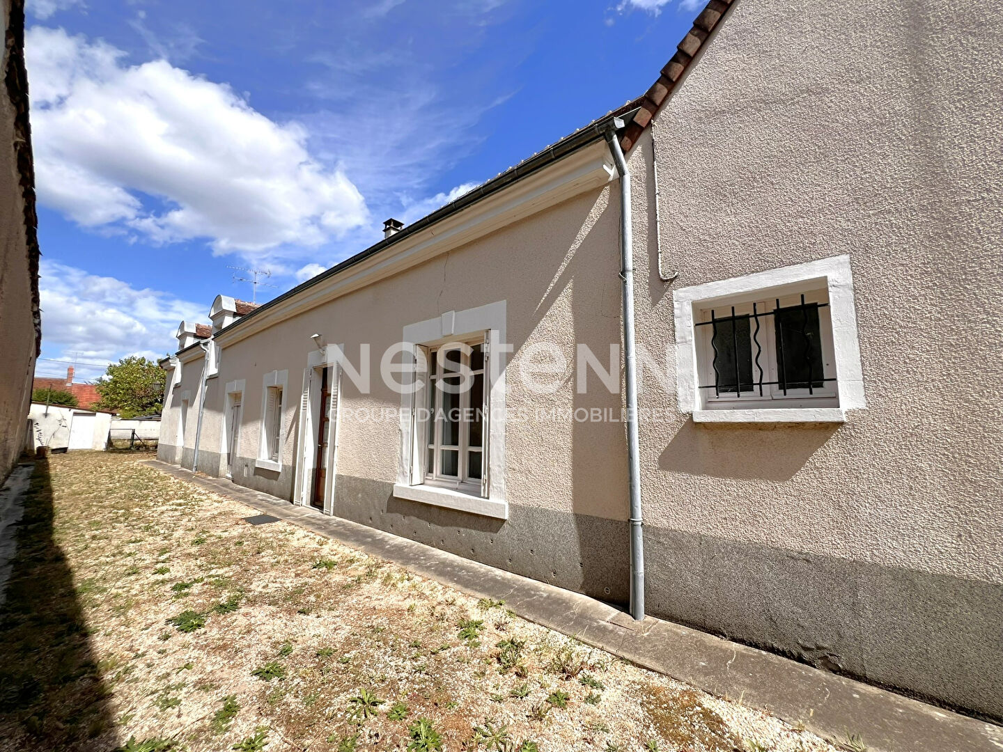 LONGERE 4 CHAMBRES ET TERRAIN  DE 1089 M² SITUÉE DANS UN HAMEAU DE SELLES SUR CHER (41)