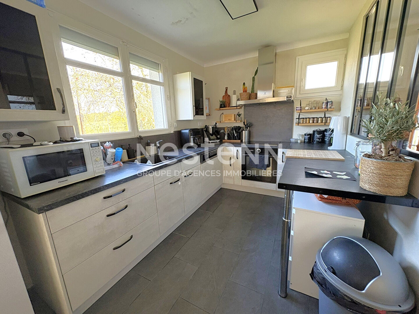 Photo À VENDRE MAISON 2 CHAMBRES AVEC SOUS-SOL ET DEPENDACES  SUR LA COMMUNE DE VEUIL image 2/6