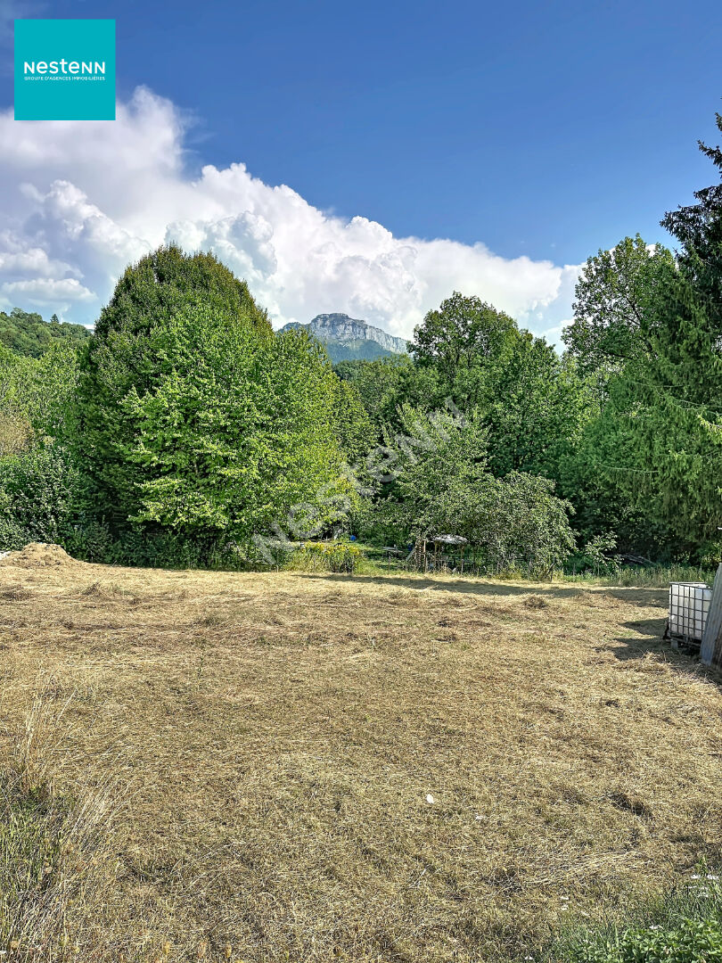 CHARVONNEX _ Terrain viabilisé de 801 m², à vendre