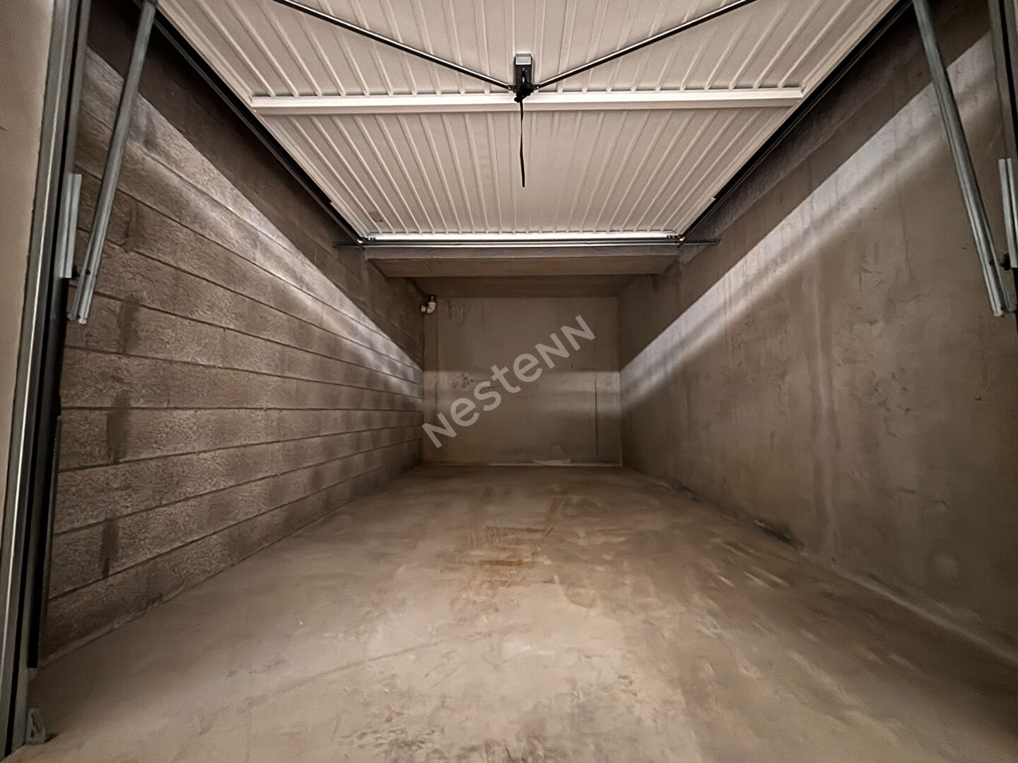 ANNECY (centre ville) _ Garage / Box de 15 m² sécurisé en sous-sol, à vendre