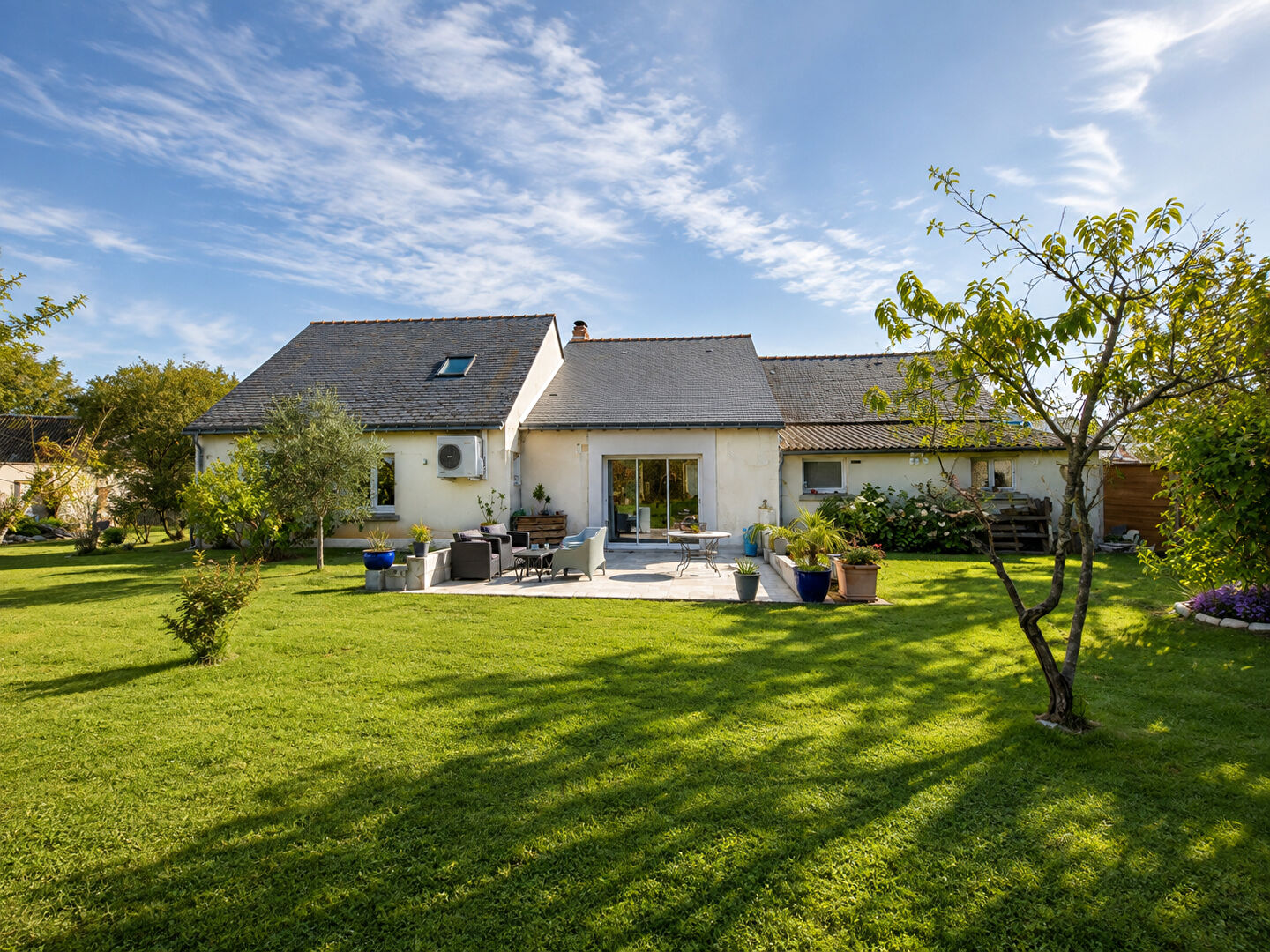 Maison rénovée 6 pièce(s) 140 m2