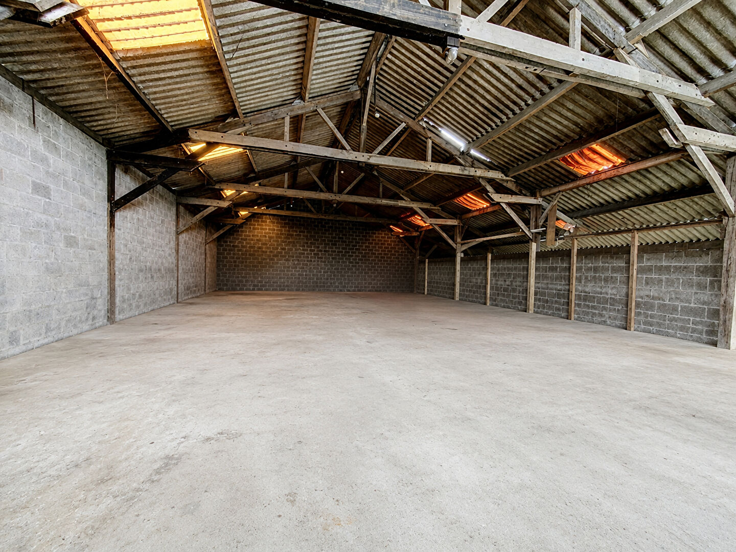 Garage Chalonnes Sur Loire 2 pièce(s) 283 m2