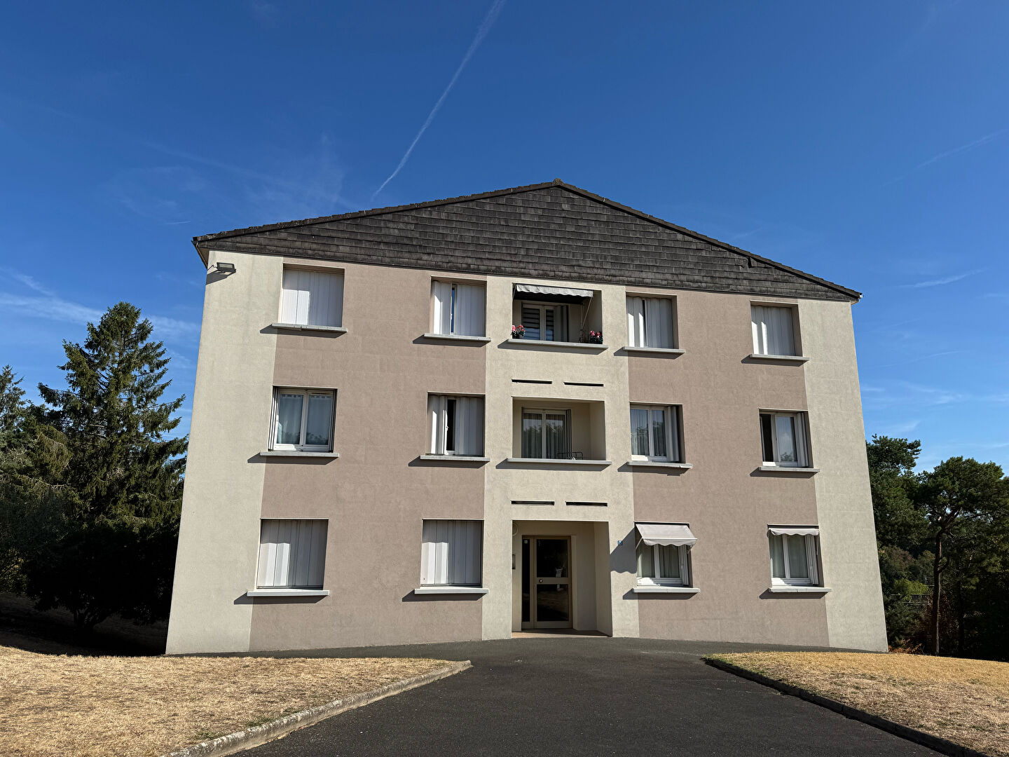 Appartement 3 pièces en rez-de-chaussée, à deux pas de la gare d'Etampes