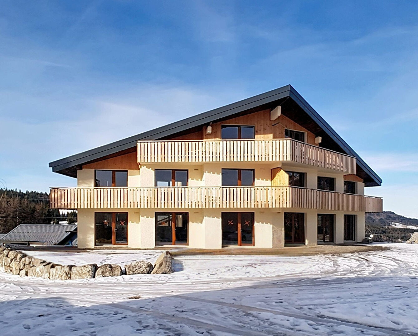 Spacious property in Haute-Savoie, Auvergne-Rhône-Alpes, featuring a modern design and large terrace.