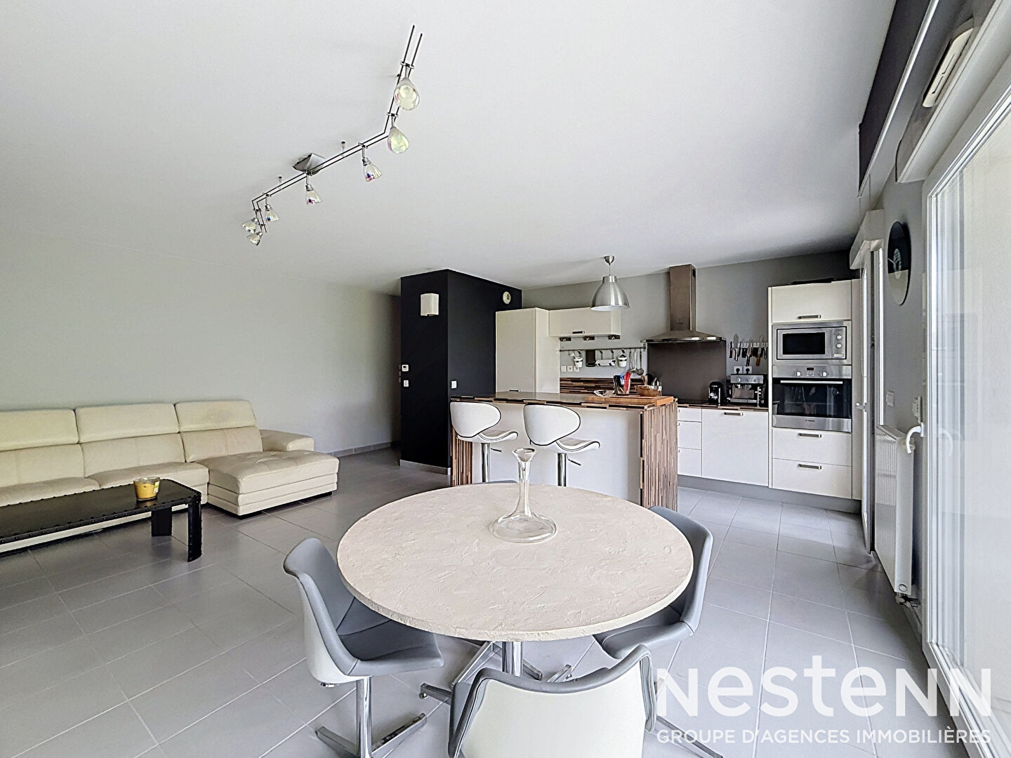 Agence immobilière de 
 NESTENN EVIAN - NESTENN EVIAN LES BAINS 
