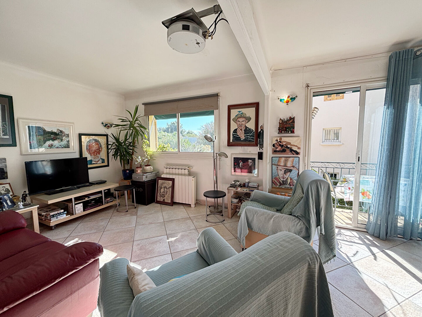 Agence immobilière de 
 NESTENN HYERES - NESTENN HYERES 
