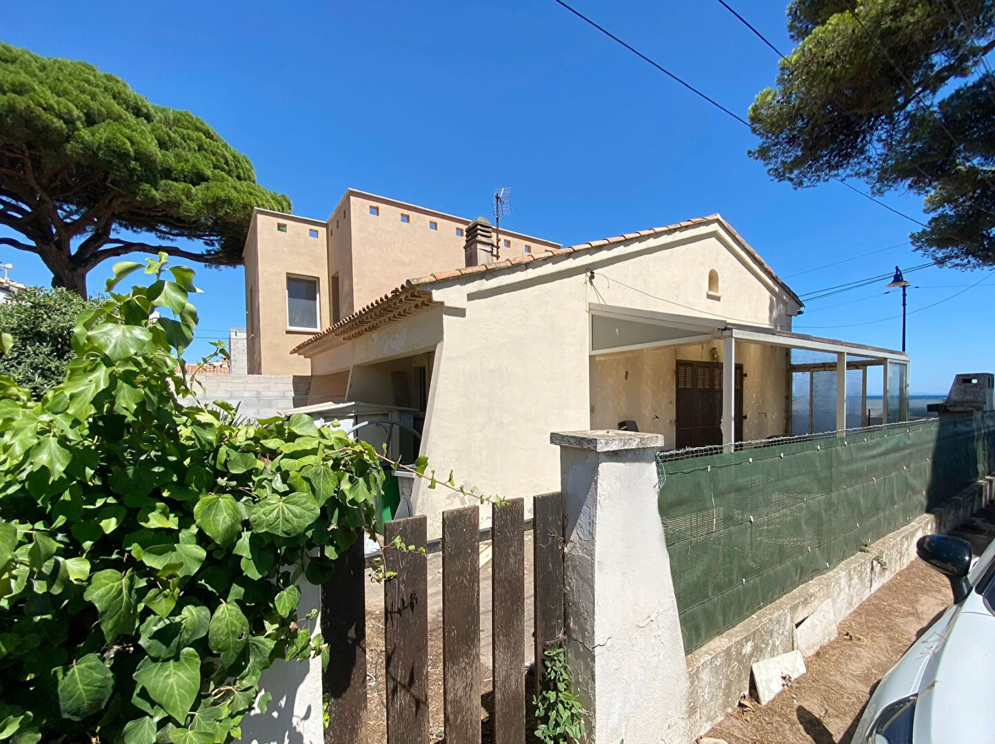 Agence immobilière de 
 NESTENN HYERES - NESTENN HYERES 
