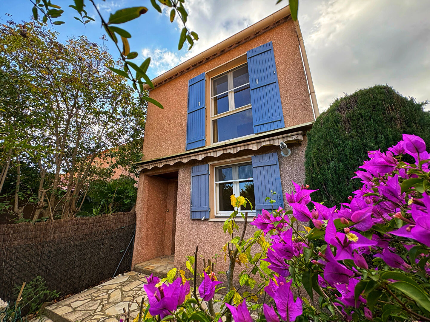 Agence immobilière de 
 NESTENN HYERES - NESTENN HYERES 
