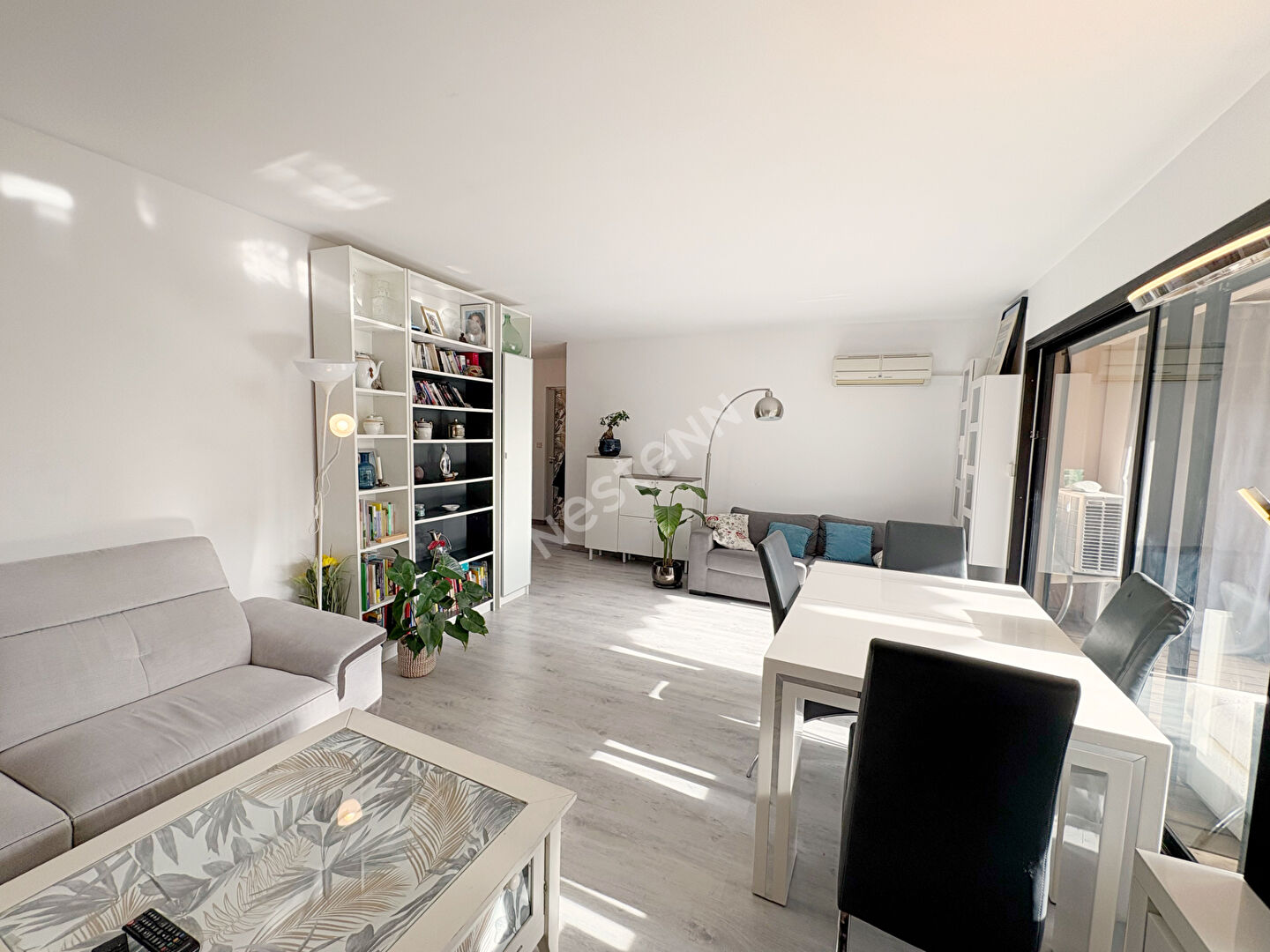 Agence immobilière de 
 NESTENN HYERES - NESTENN HYERES 
