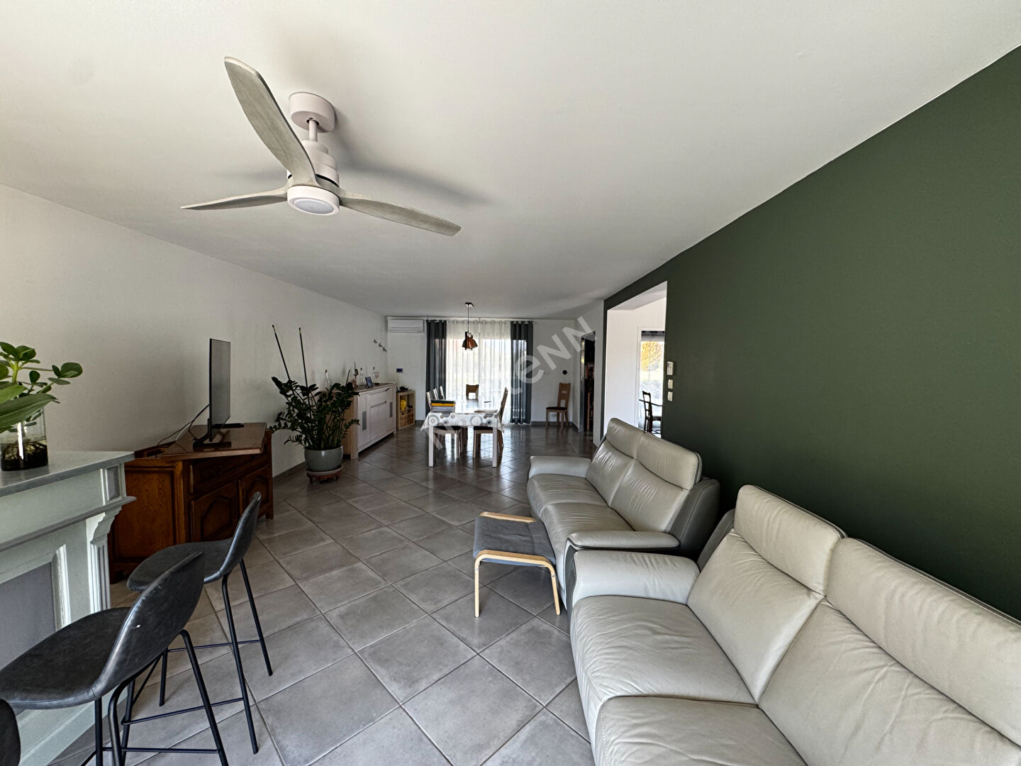 Maison récente 6 pièces avec grand terrain à Branges - 340 000 €
