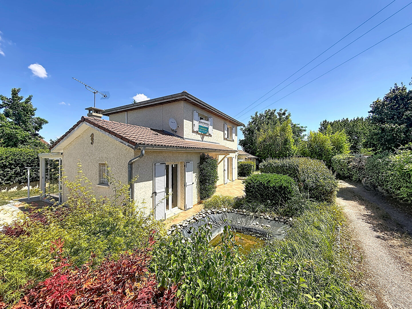 Belle Maison à Saint Maurice de Gourdans, 6 pièces , 135m² avec piscine, garage, terrain 1000m².