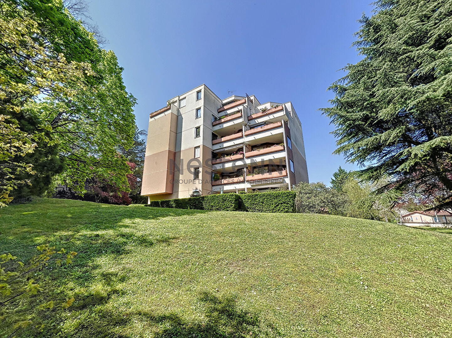 Photo OULLINS  APPARTEMENT T4 3 chambres loggia, vue sur parc,  garage et parking image 3/6