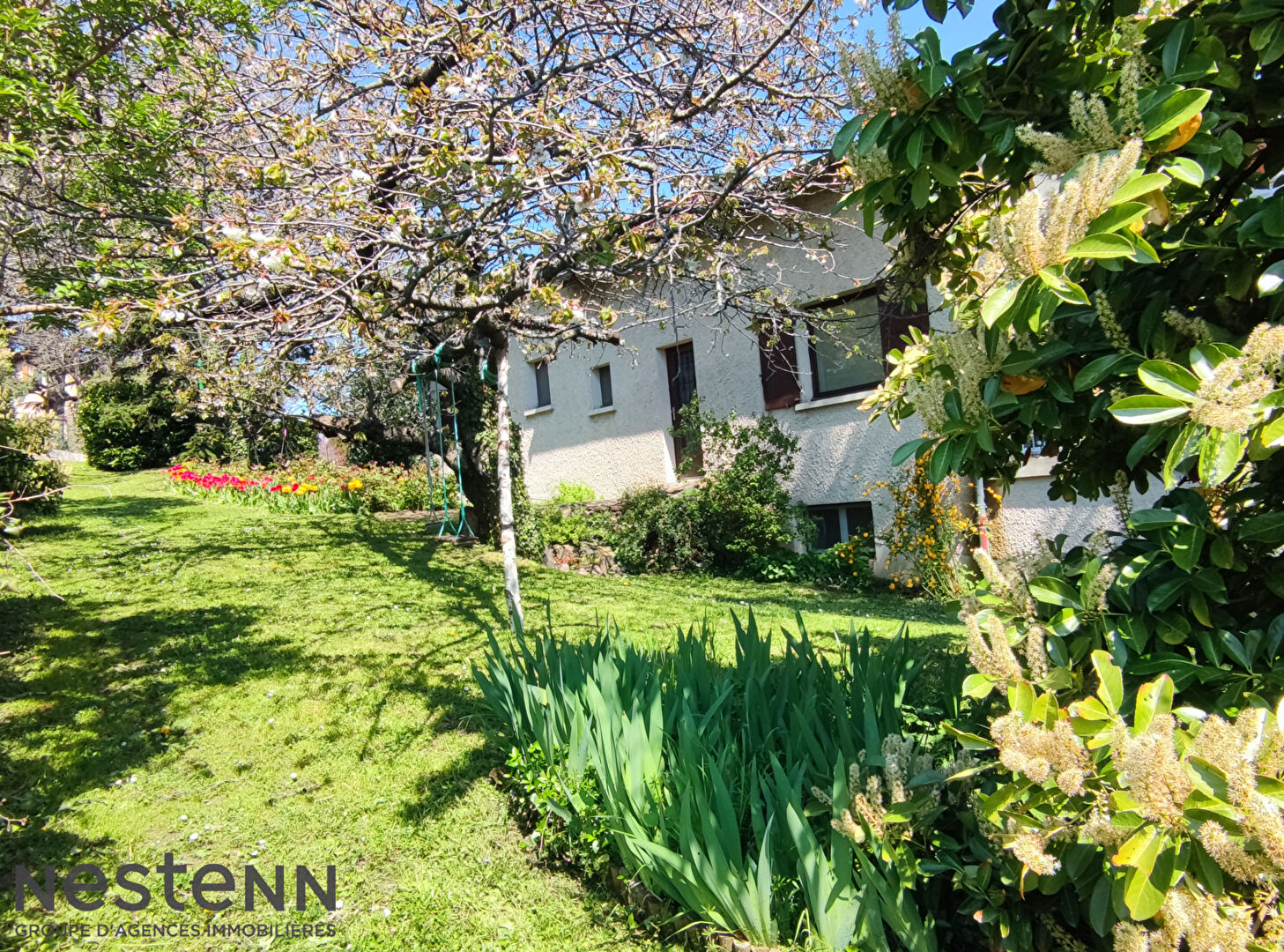 Photo ST SORLIN Maison familiale avec vue  232 m²  7chambres  1105m2 de terrain arboré image 2/6