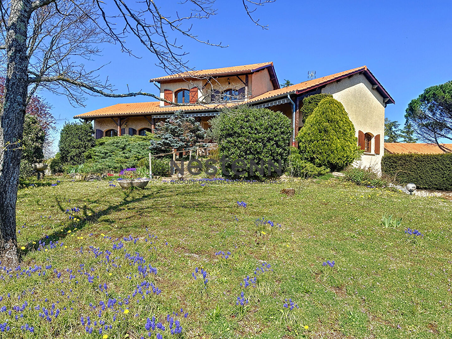 MILLERY Maison familiale 209m² sur sous sol complet avec beau terrain de 1253m² avec vue