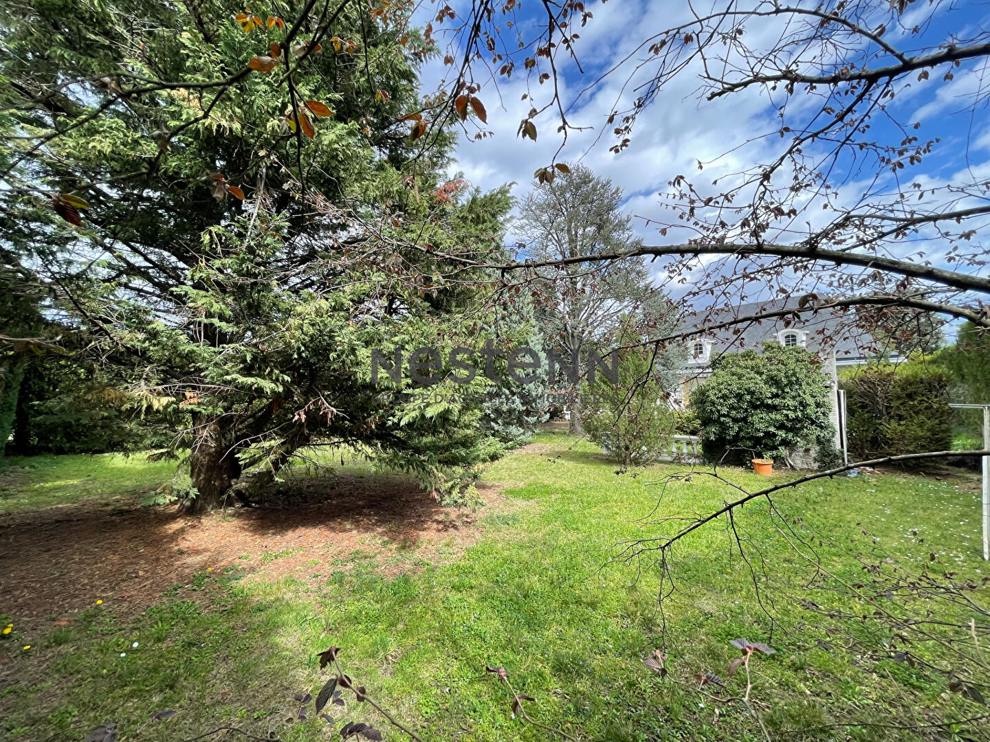 Photo Millery/Chateau de la gallée Terrain constructible et piscinable  895 m2 CES 0,15 image 3/4