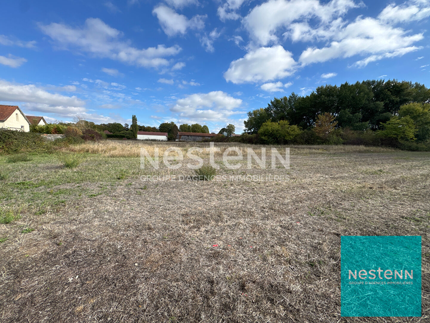 Terrain plat à bâtir à Varennes-sur-Seine - Proche commodités