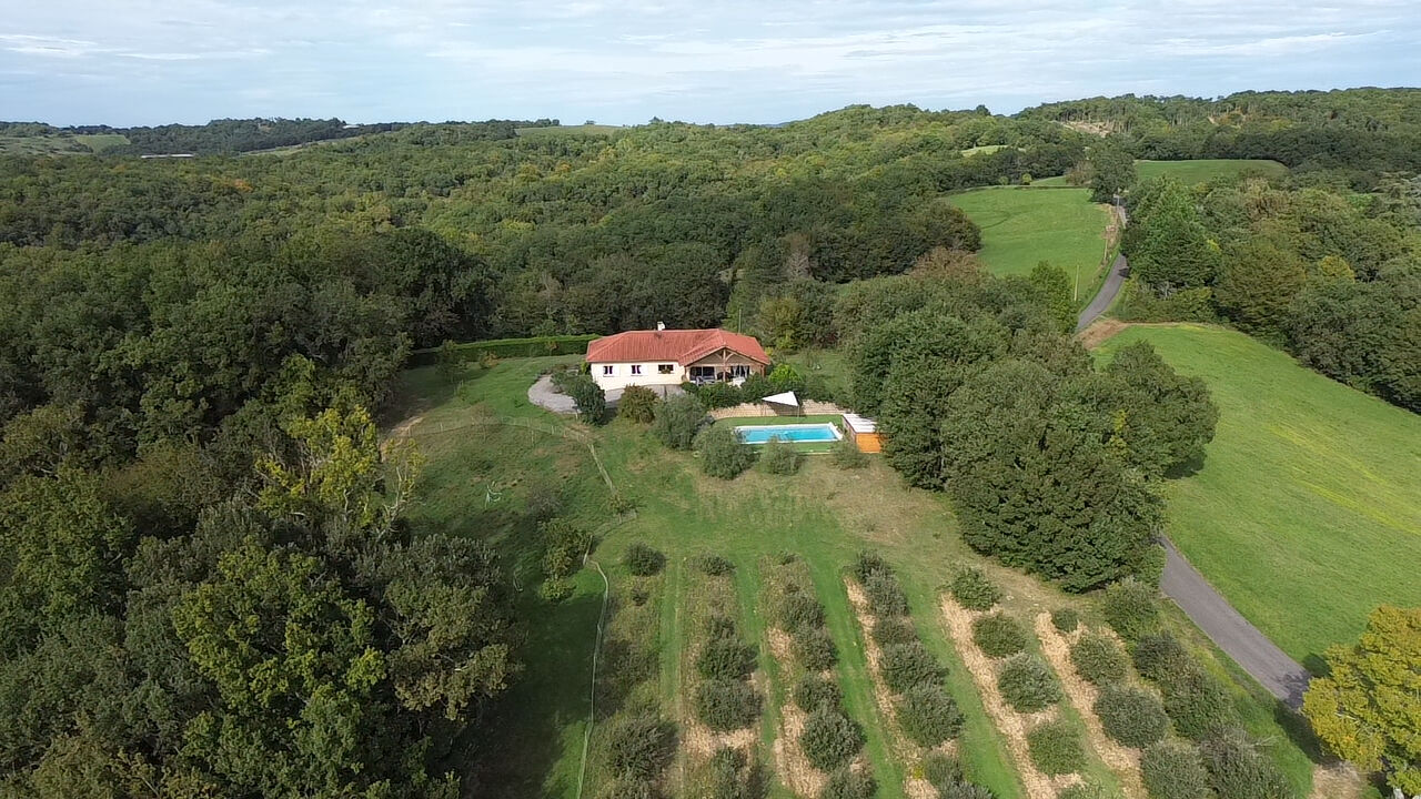 A Vendre propriété Malabat 142 m2 5 pièces 3 chambres