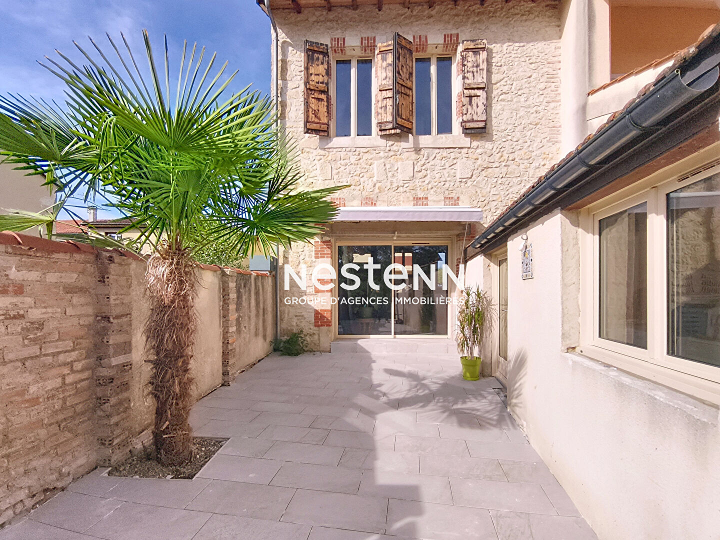 A Vendre maison de ville à Auch avec jardin et parking - 235 000