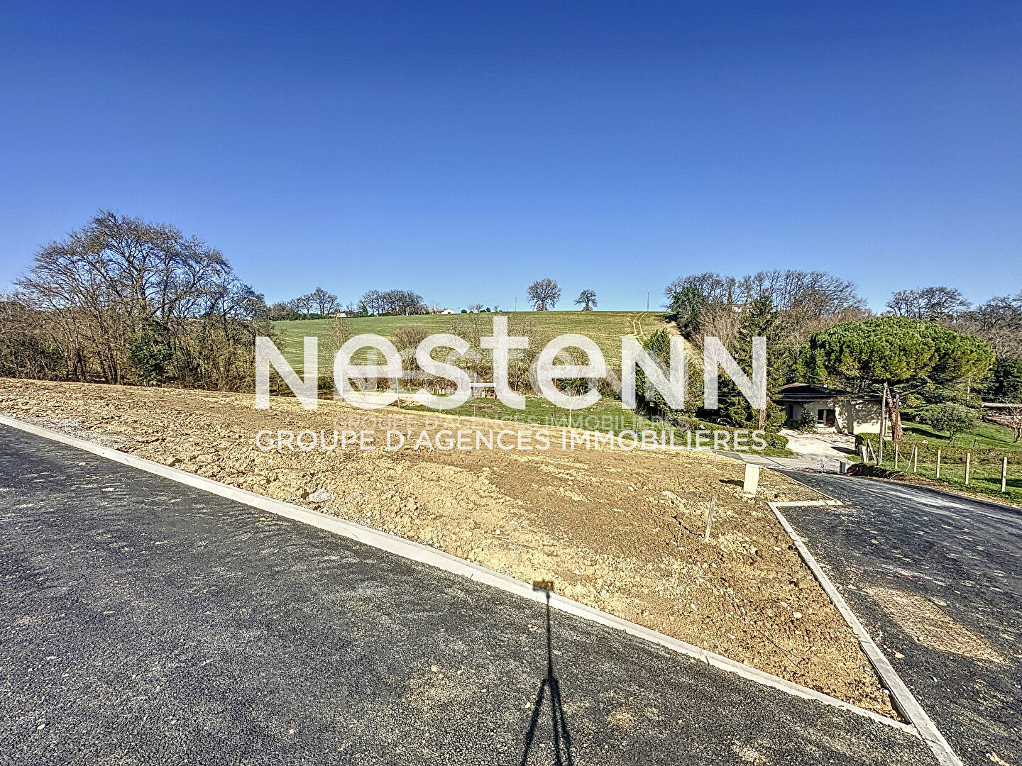 Photo A vendre terrain constructible viabilisé Auch 679 m2 image 1/2