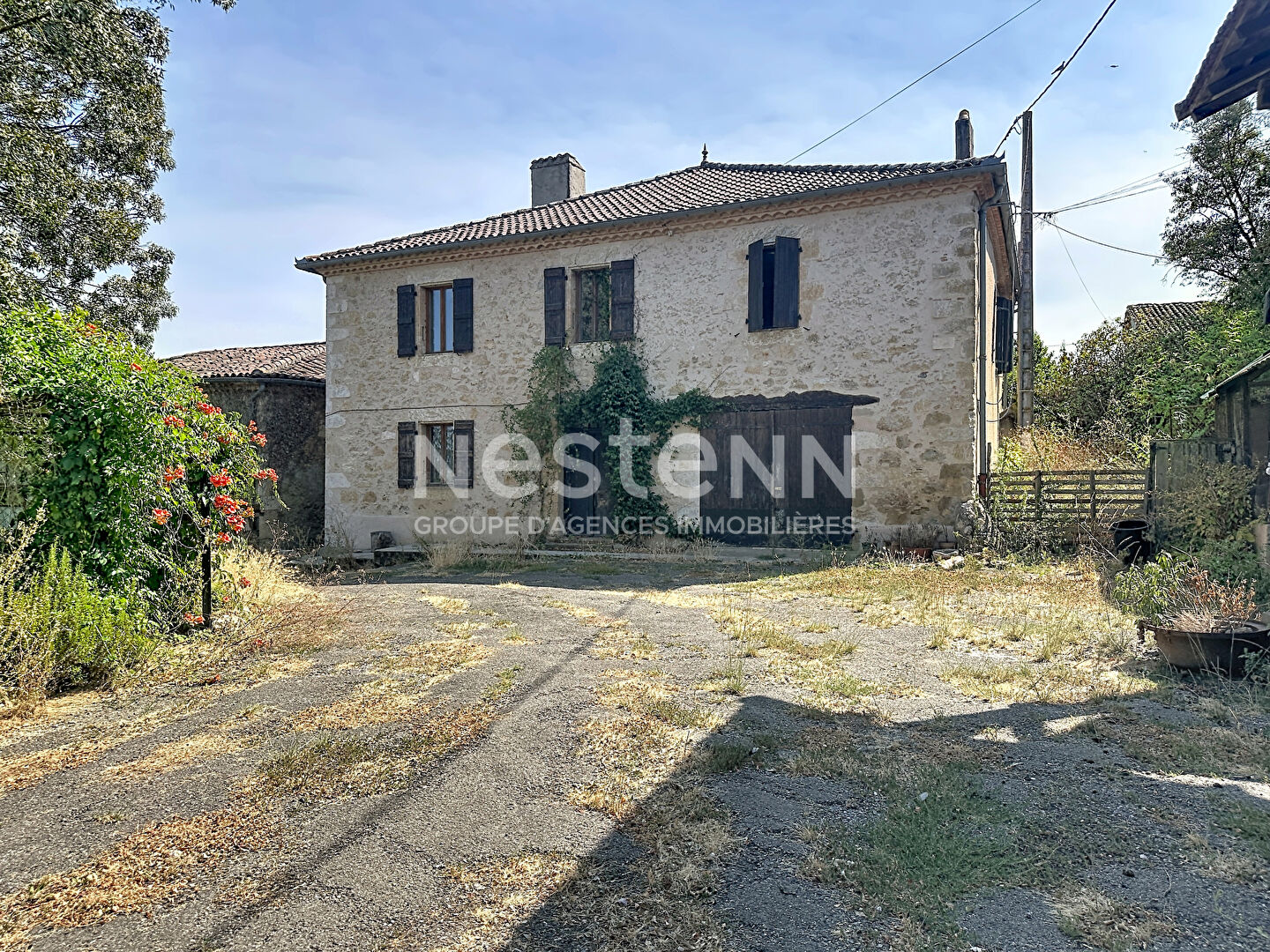 A vendre Maison Roquefort 6 pièces 143 m2 avec dépendances