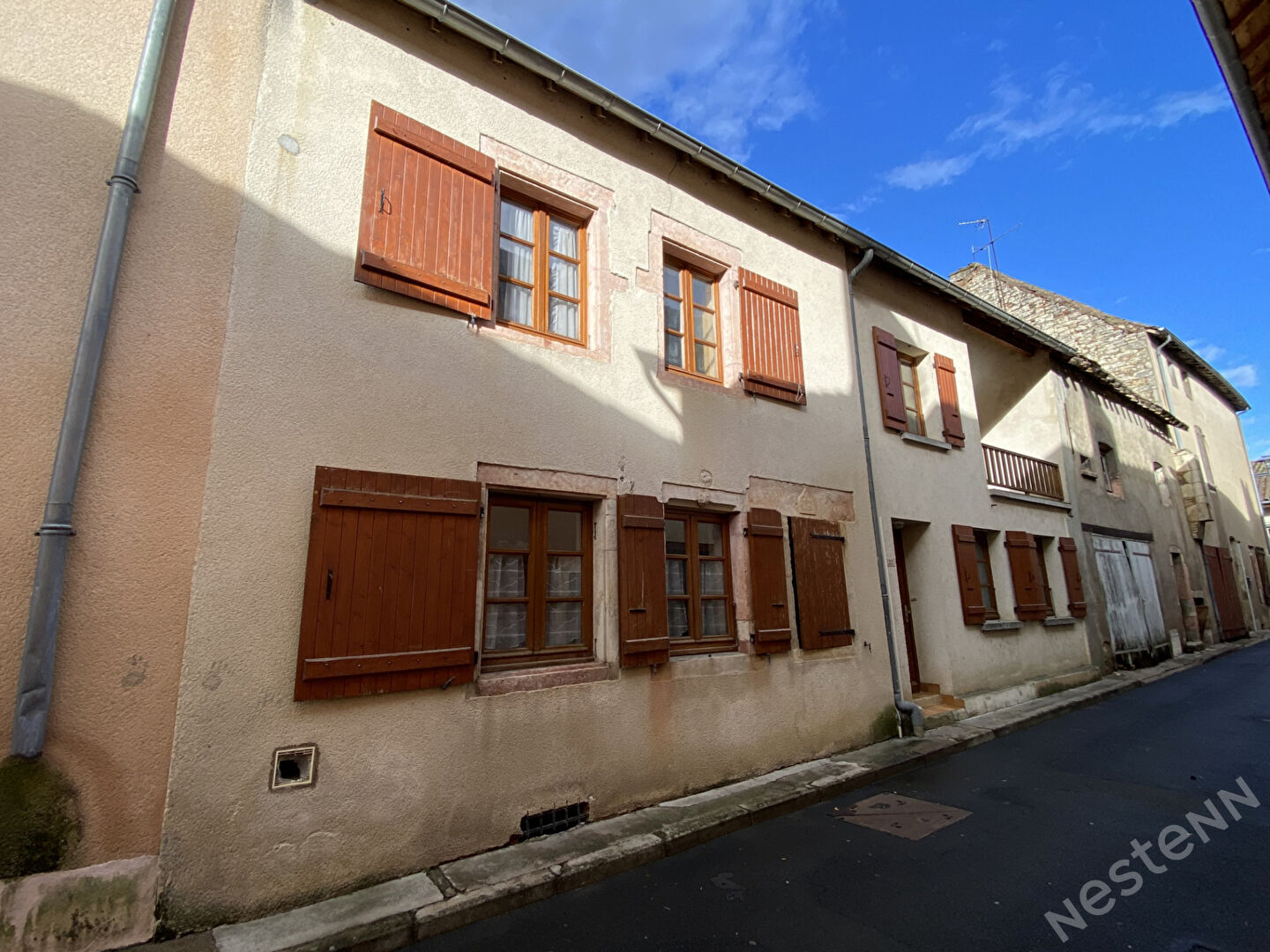Maison de ville à rénover à Cuisery - 6 pièces, 140 m²