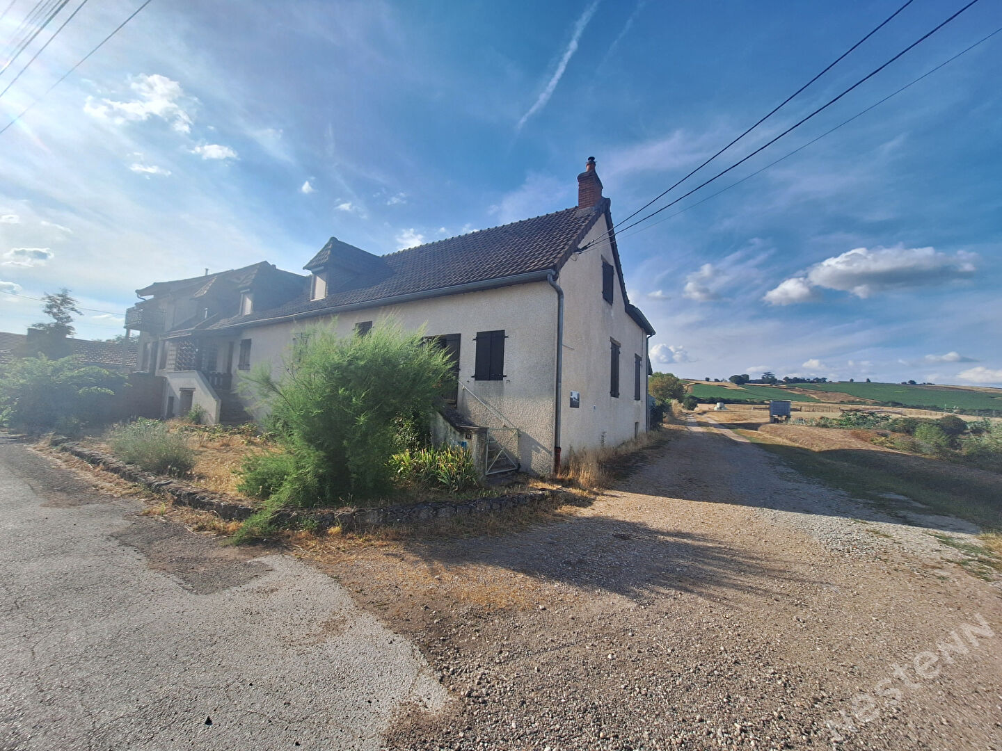 Maison d'Ancienne Ferme à Saint Jean de Trézy : Harmonie et Sérénité à Vendre