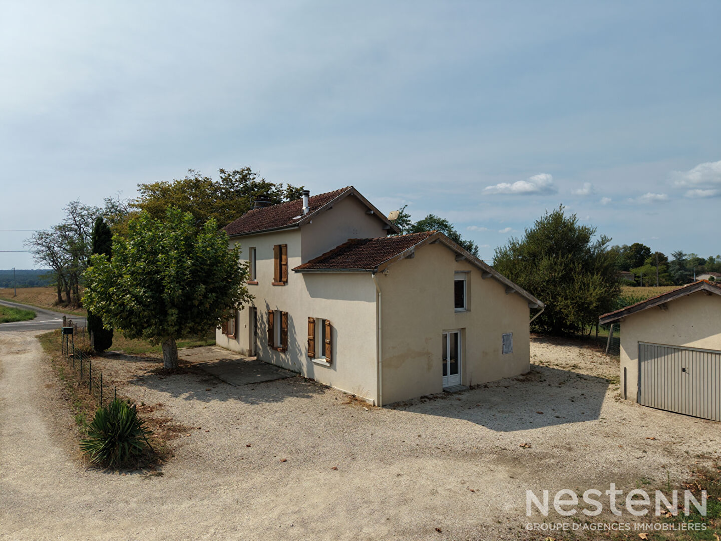 À vendre Maison de 128 m² avec terrain de 1 966m² et garage à Sainte-Maure-de-Peyriac