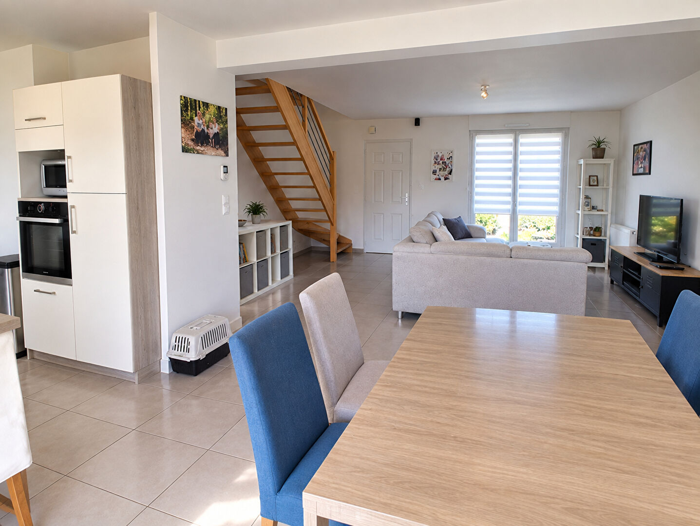 Maison familiale de 2017 à Ploudaniel : 4 chambres, vie de plain-pied et DPE A