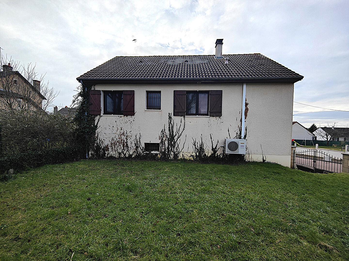 Maison Imphy 4 pièces, 3 chambres, proches commodités, lumineuse, garage, sous-sol