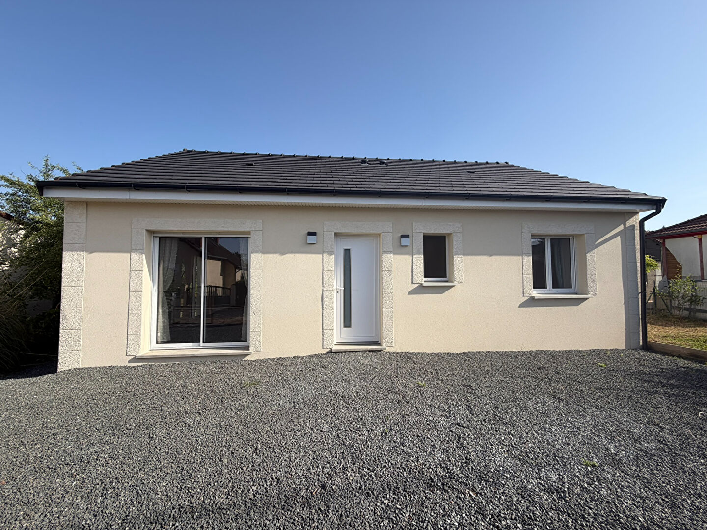 Maison neuve 3 chambres - Plain-pied - Quartier calme- Faibles consommations - Varennes-Vauzelles- 2h30 PARIS- commerces - écoles