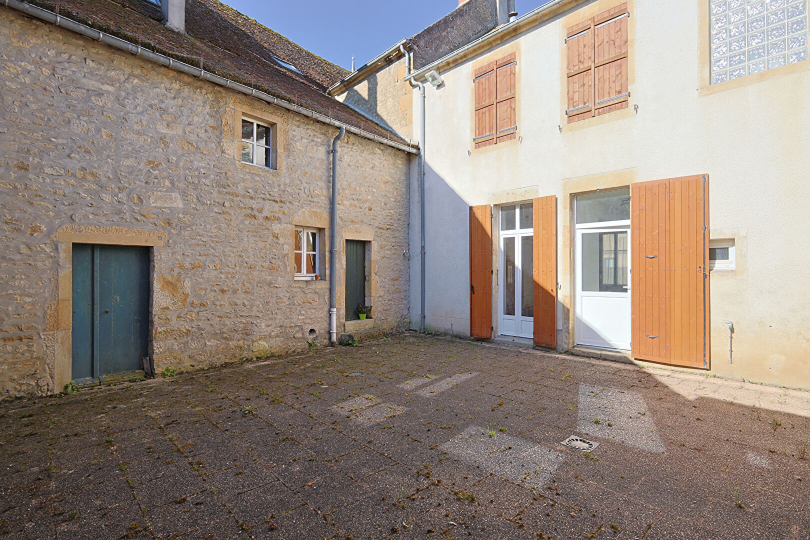 Maison Premery, 2 chambres, cour, dépendance, proximité commerces, 2h30 PARIS, campagne, NIEVRE