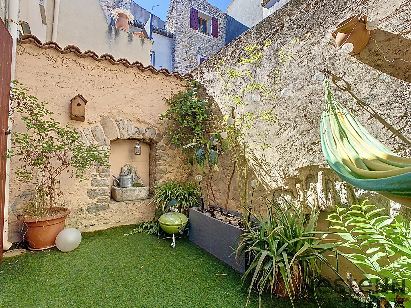 Maison T4 R+2 106 m2 centre historique Trets