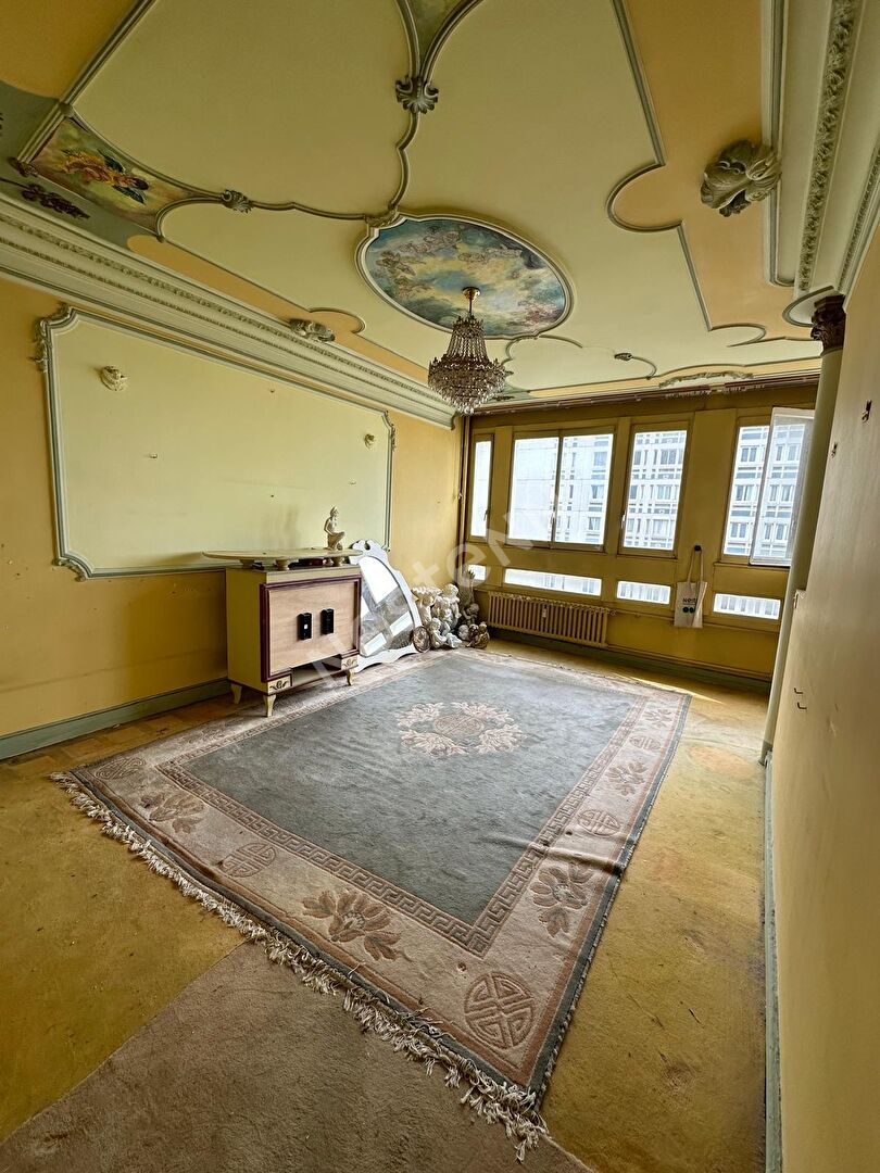 Agence immobilière de NESTENN Paris 18 - Montmartre