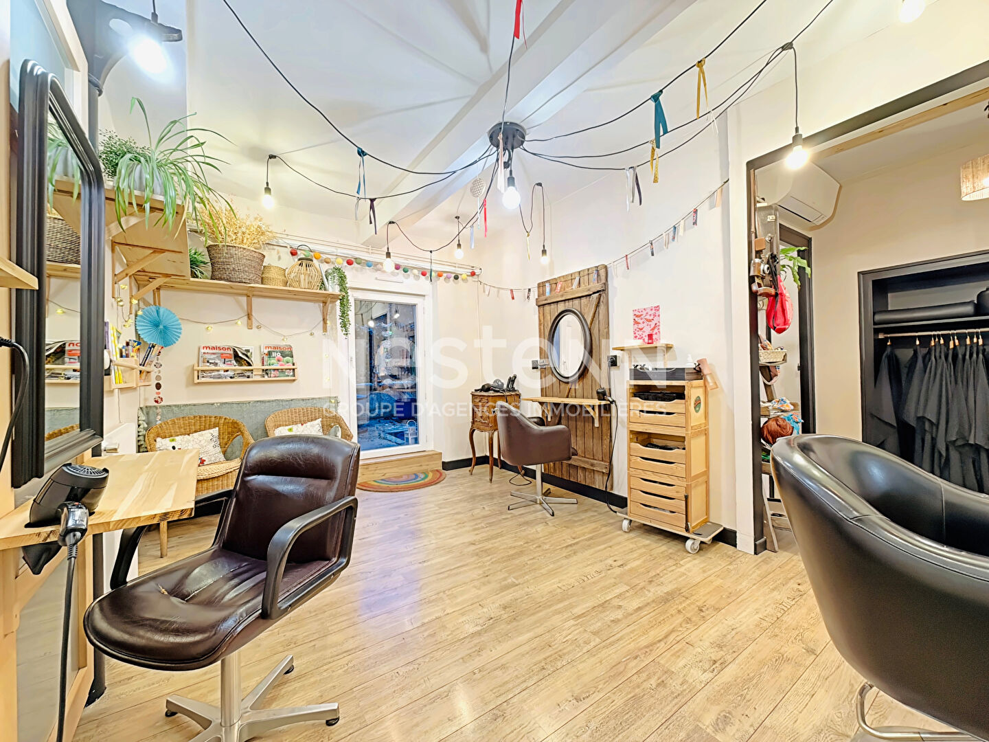 SALON DE COIFFURE A VENDRE - SECTEUR ACTIF