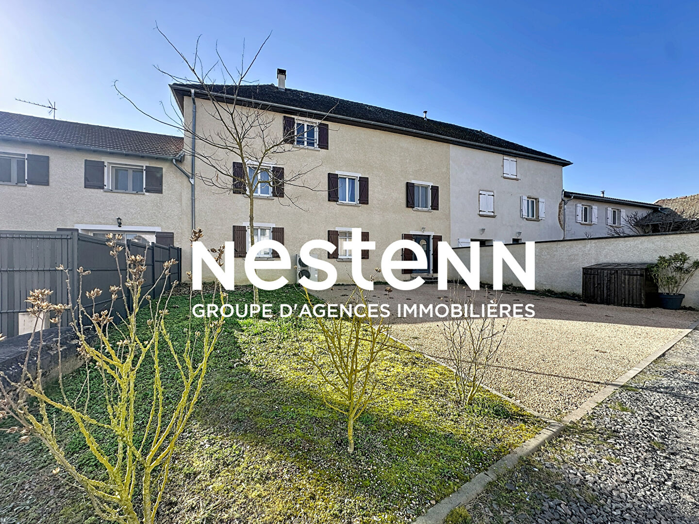 A Vendre: Charmante maison rénovée avec terrain clos - 69220 DRACE