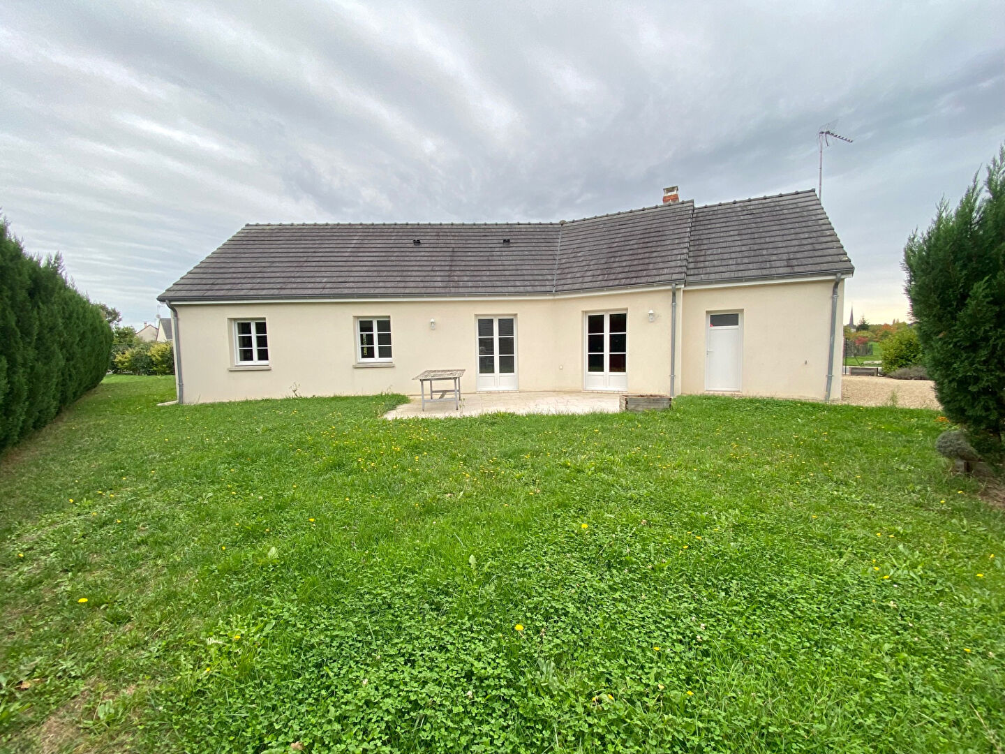 House 5 pièces · 115.00 m² à COUR CHEVERNY