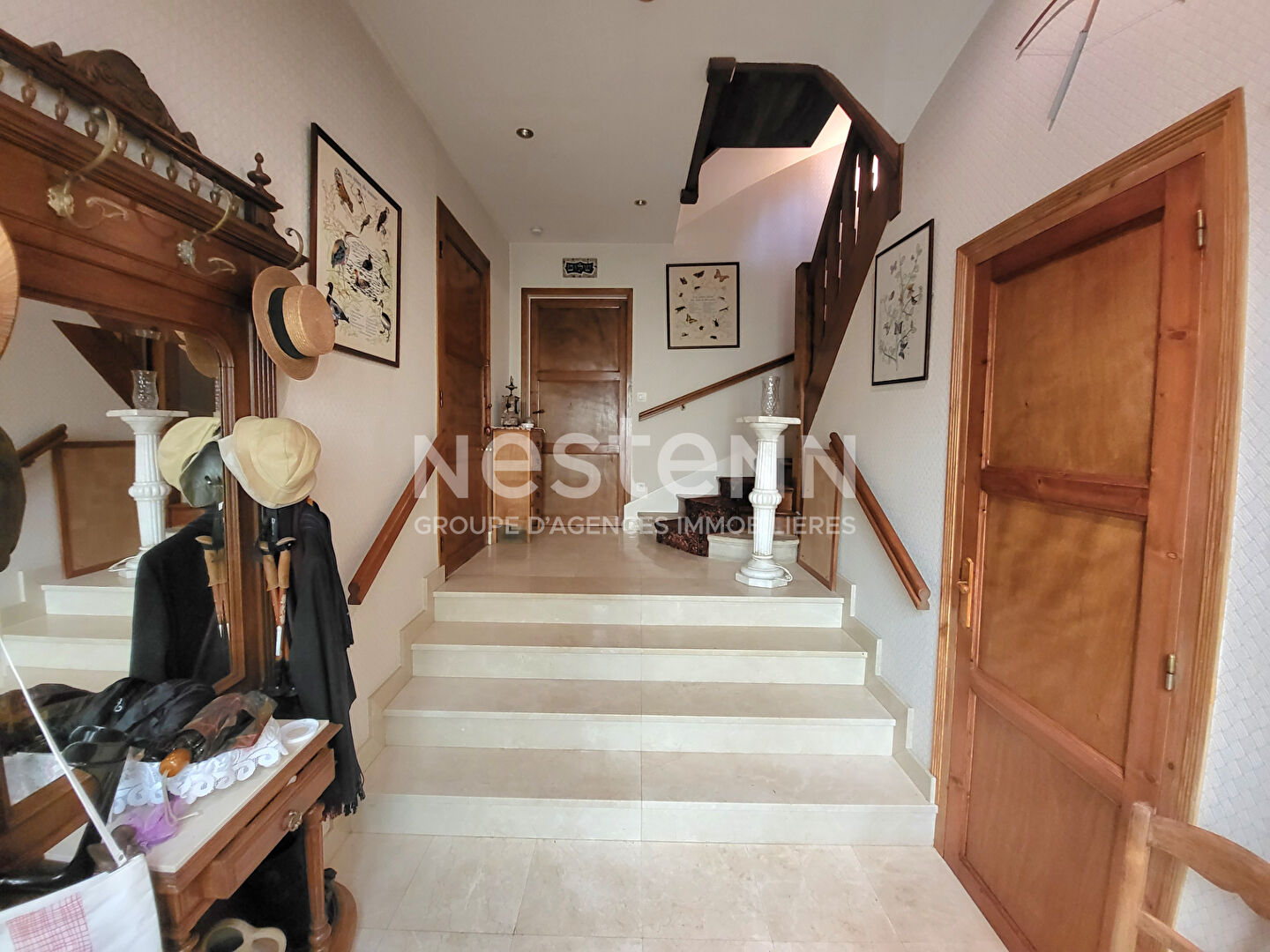 Photo Maison familiale de 135 m² à Blois, 4 chambres, séjour lumineux, grand jardin de 1 091 m², garage et stationnement couvert. Quartier calme de Monin. image 6/6