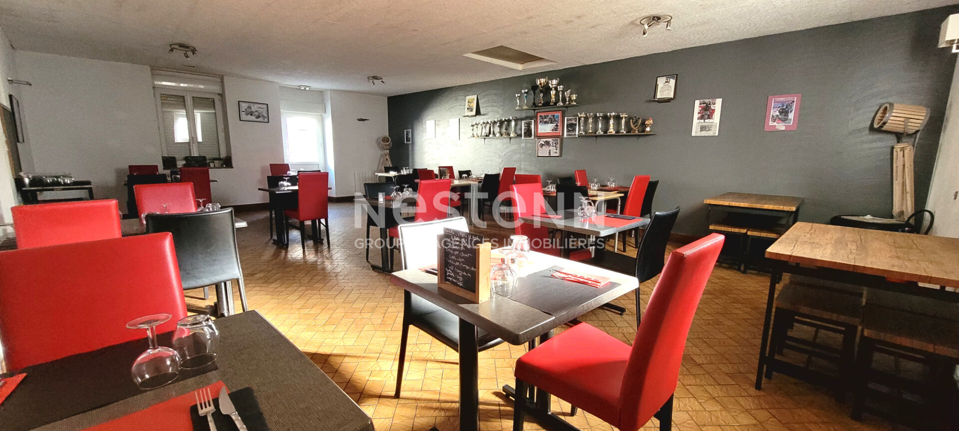 Photo Restaurant avec Licence IV au coeur d'un charmant bourg.- beau potentiel de développement image 3/5