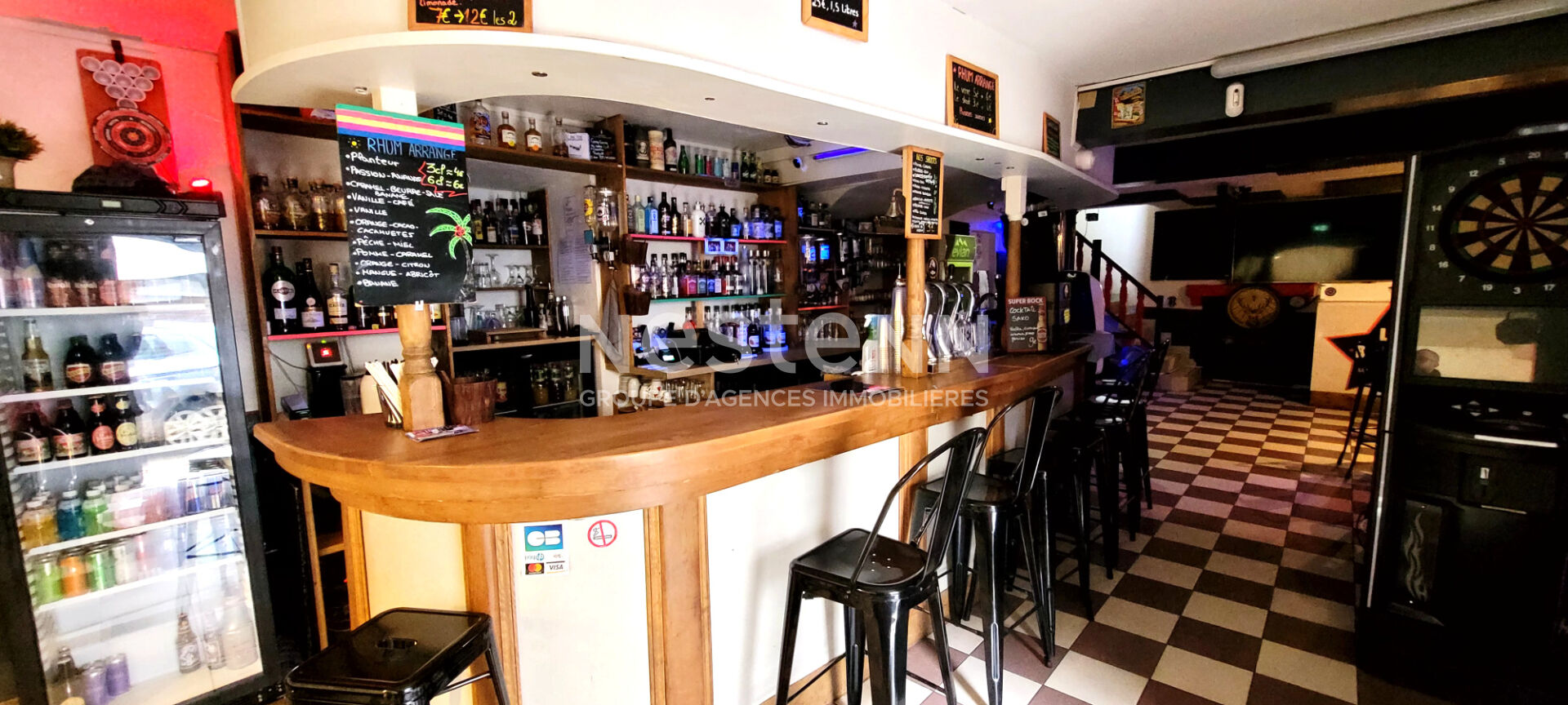 Bar à ambiance/Dansant en centre ville.