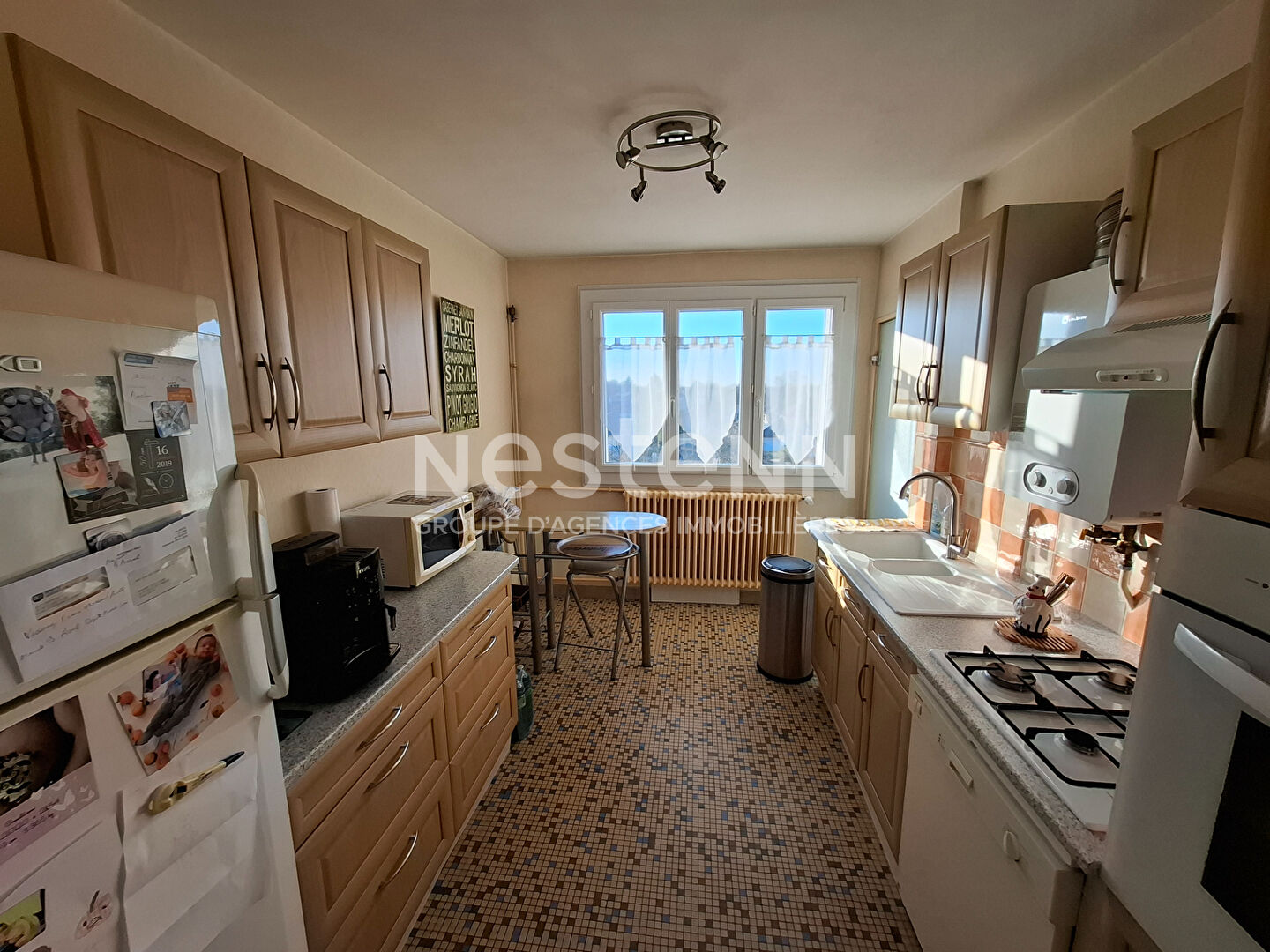 Photo À vendre à Blois : bel appartement T3 de 67 m² au dernier étage, lumineux et calme, avec 2 balcons et cave. Idéal résidence principale ou investissement, proche commerces et services. image 3/6