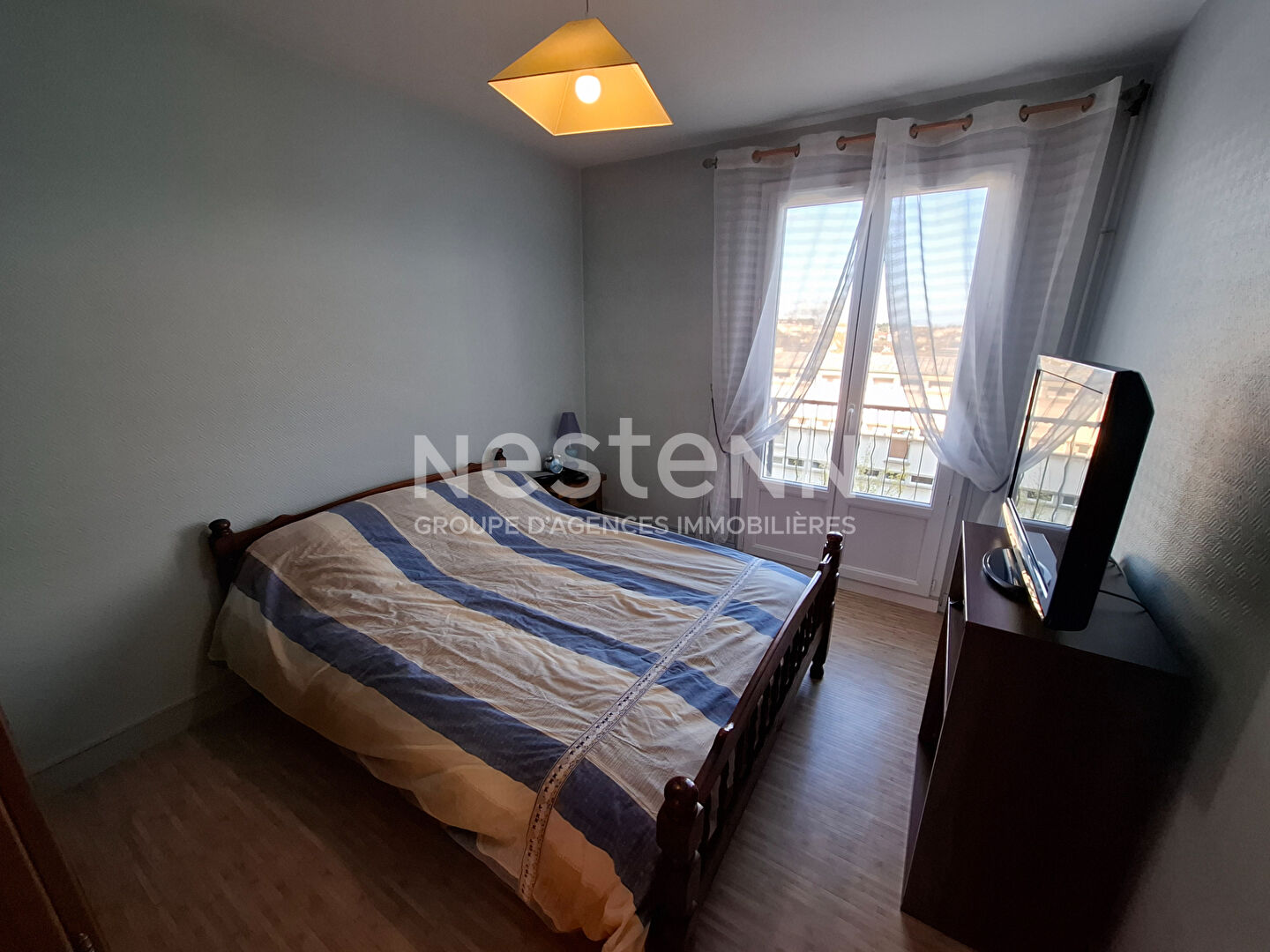 Photo À vendre à Blois : bel appartement T3 de 67 m² au dernier étage, lumineux et calme, avec 2 balcons et cave. Idéal résidence principale ou investissement, proche commerces et services. image 4/6